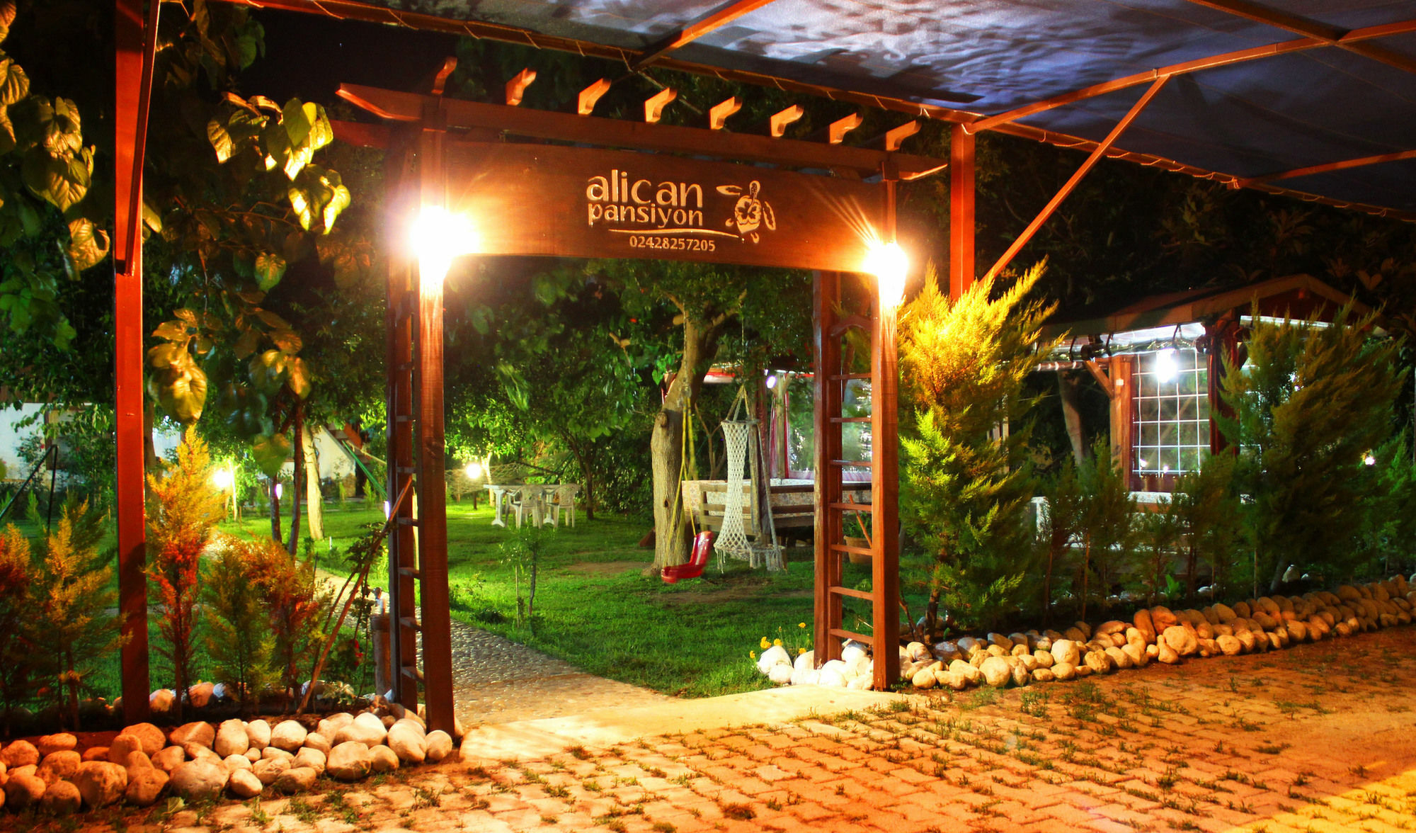 Alican Pension Çıralı Luaran gambar